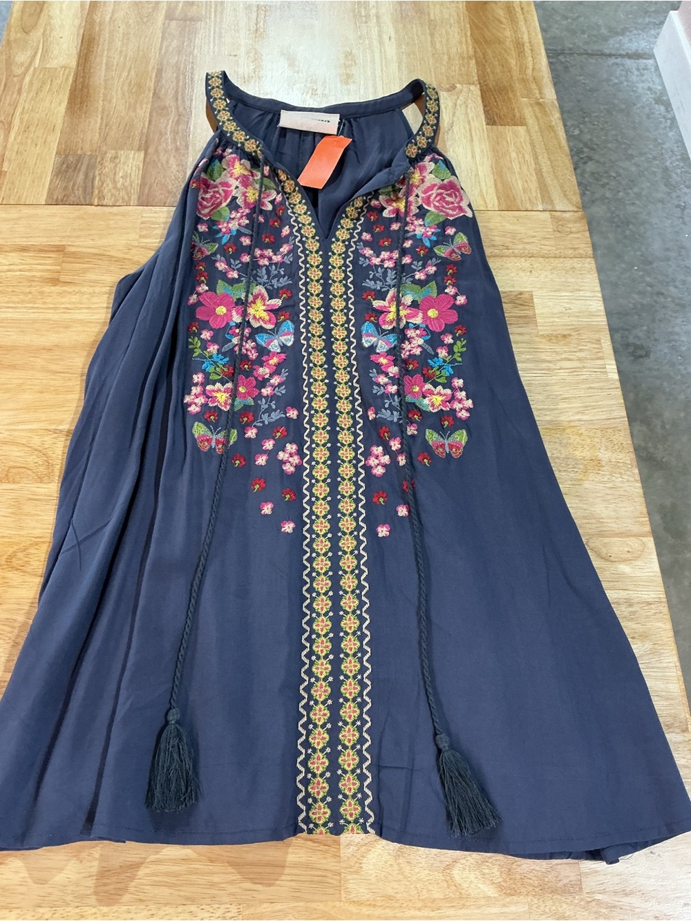 Savanna Jane 1X Embroidered Floral Boho Tunic Top Navy Sleeveless Tassel